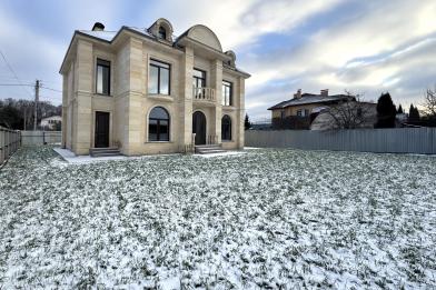 Дом, Дубки СНТ (Газопровод), 330&nbsp;кв.м