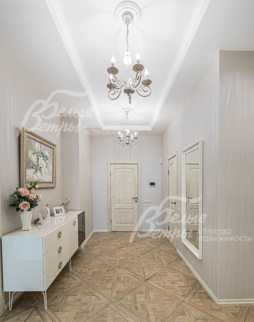 Холл 1-го этажа 