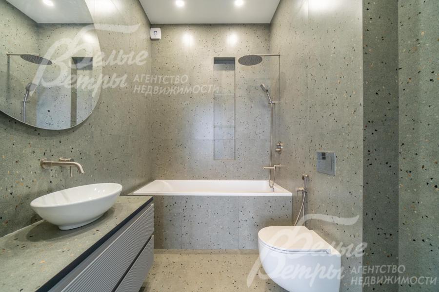 Санузел с ванной при спальне 2