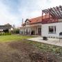 Меблированный дом с привлекательной архитектурой в стиле шале, готовый к проживанию