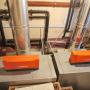 Дом отапливают два газовых котла VIESSMANN с электронными блоками управления, взаимно заменяемые.
