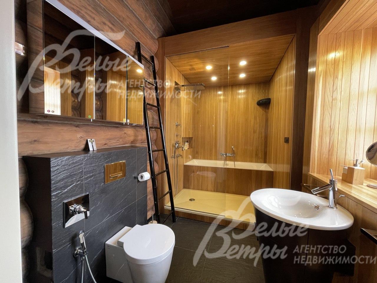 Санузел в мастер-спальне