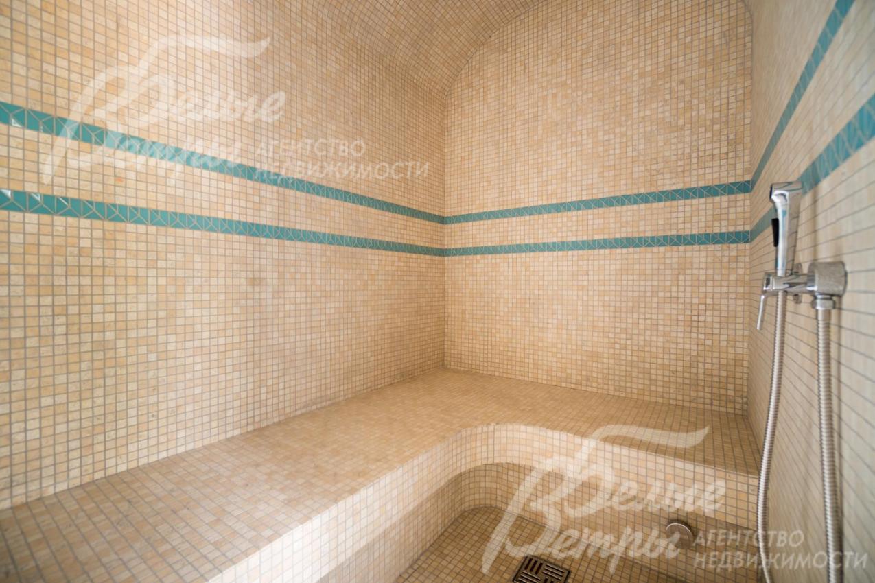 В санузле мастер-спальни расположен хамам