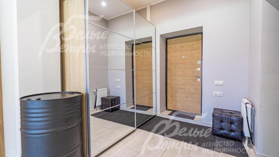 Прихожая с гардеробом