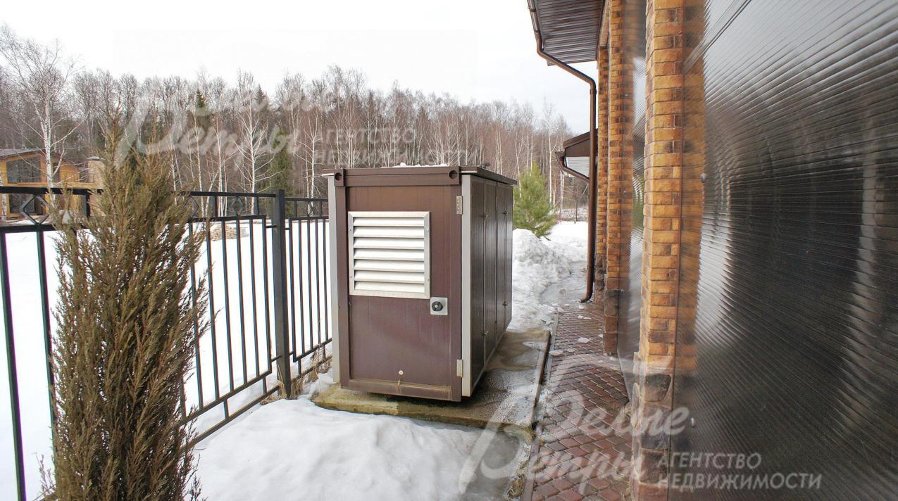 Дизельный генератор на 15 кВт с авто запуском + система резервных аккумуляторов позволяет абсолютно не ощущать отключение электричества. И в автономном режиме жить до недели.