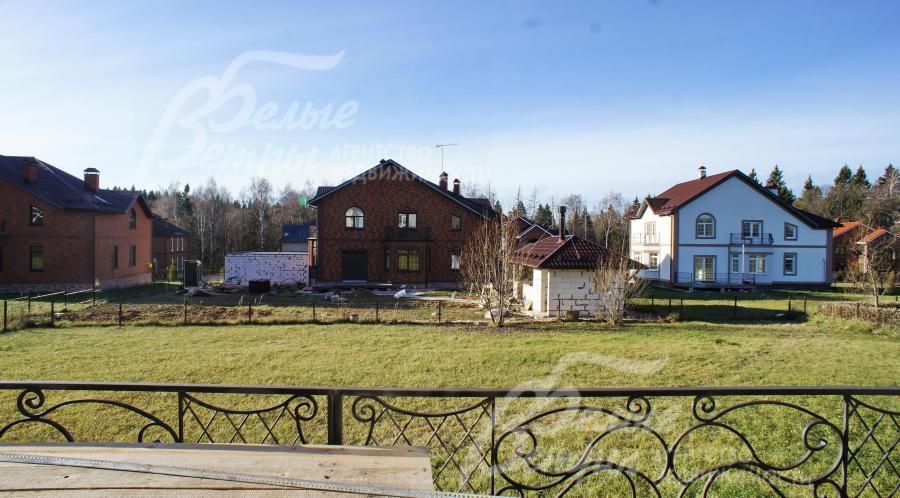 В отделке дома использована ковка