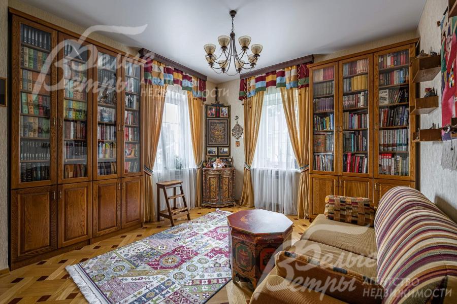 Библиотека - гостевая спальня площадью 14 кв.м