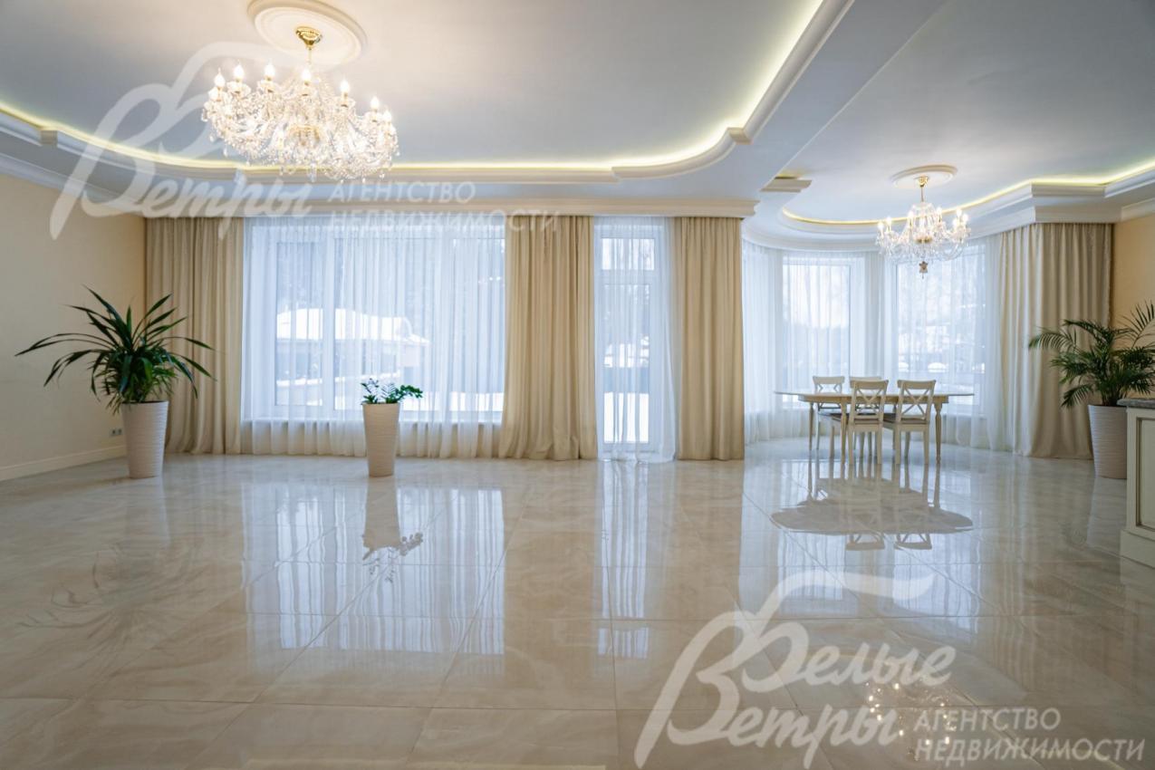 Единое пространство кухни-столовой-гостиной 72 кв.м