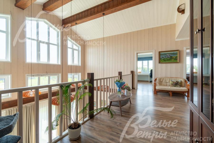 Холл второго этажа