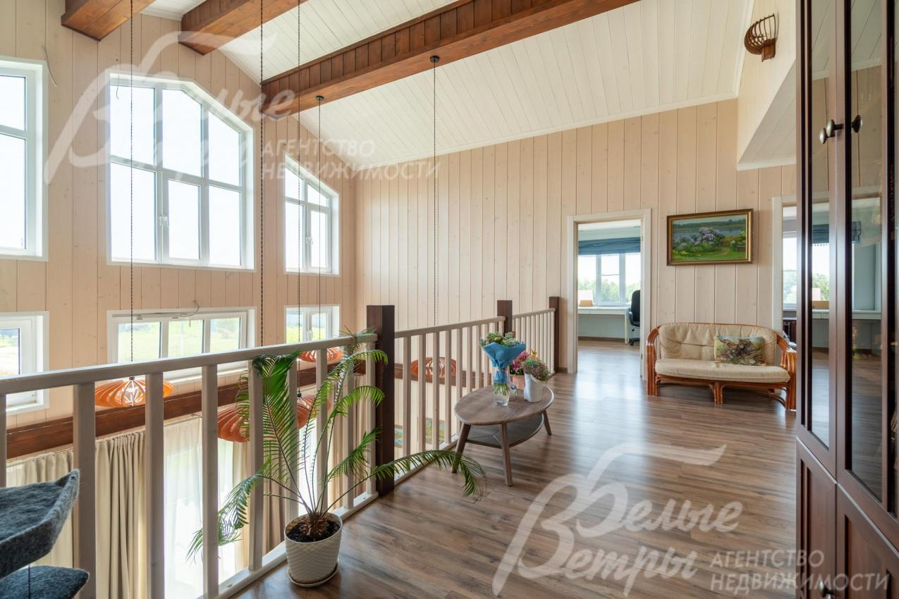 Холл второго этажа