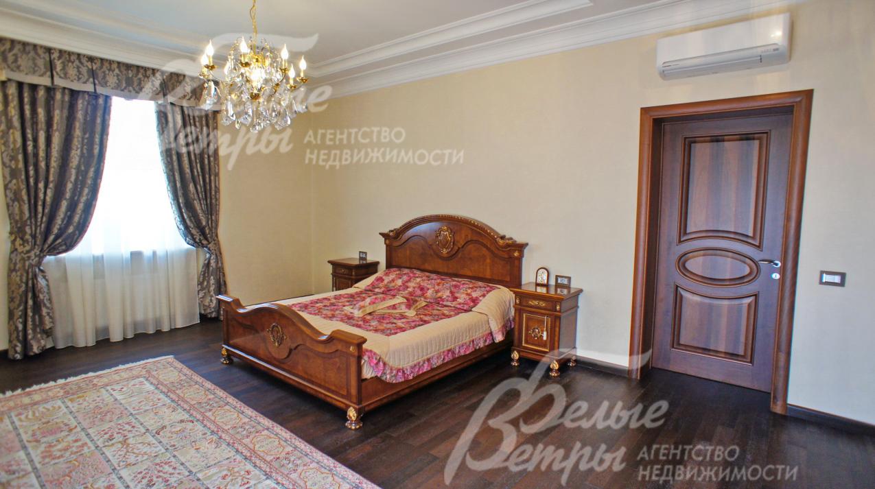 главная спальня 30.6 кв.м с с/узлом 7 кв.м