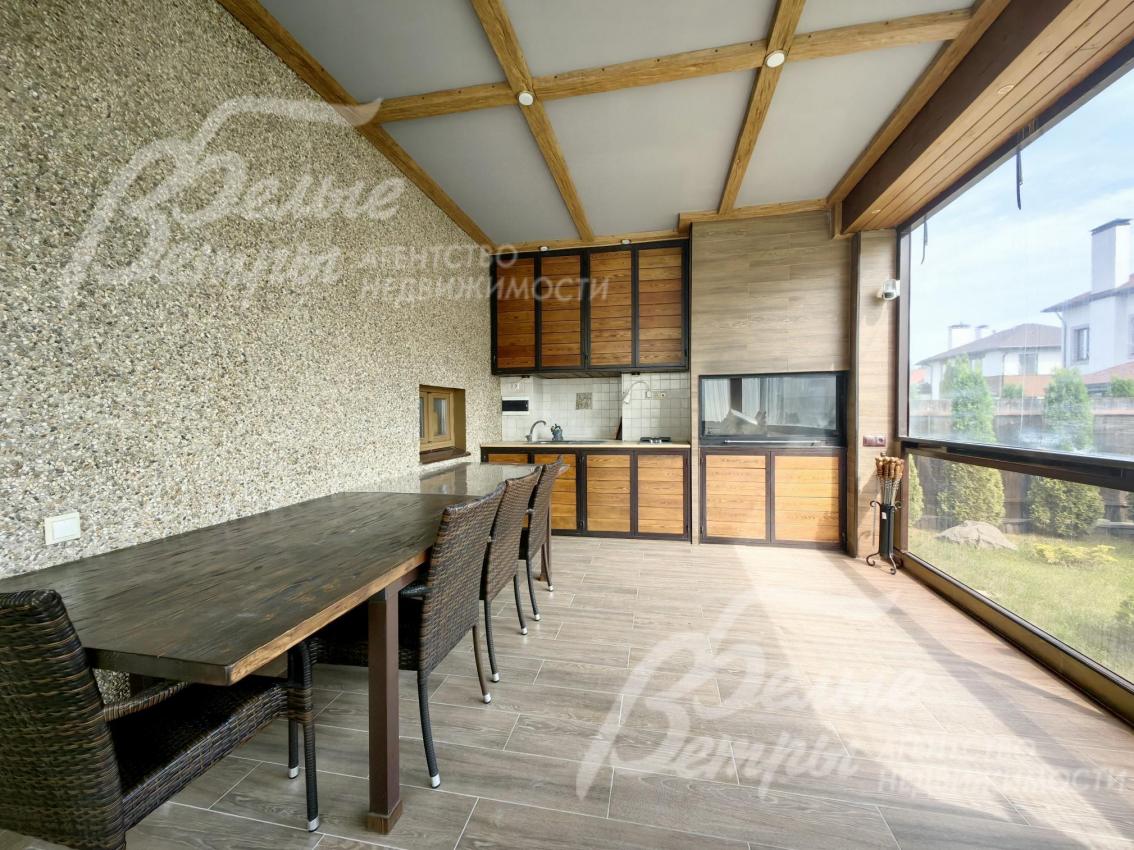 Мангальная зона в закрытой террасе