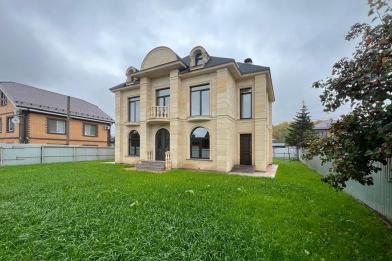 Дом, Дубки СНТ (Газопровод), 330&nbsp;кв.м