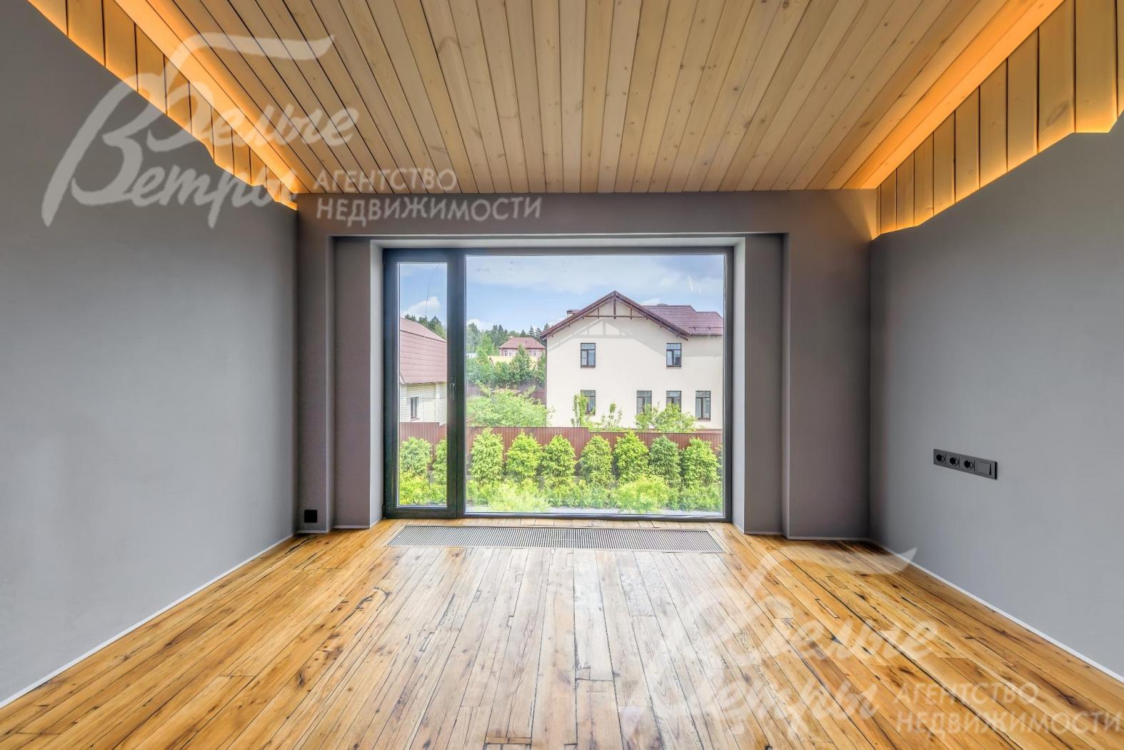 4 спальни на 2-ом этаже со своими ванными комнатами.