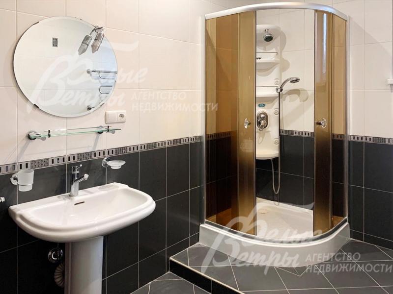 Санузел с душевой на втором этаже