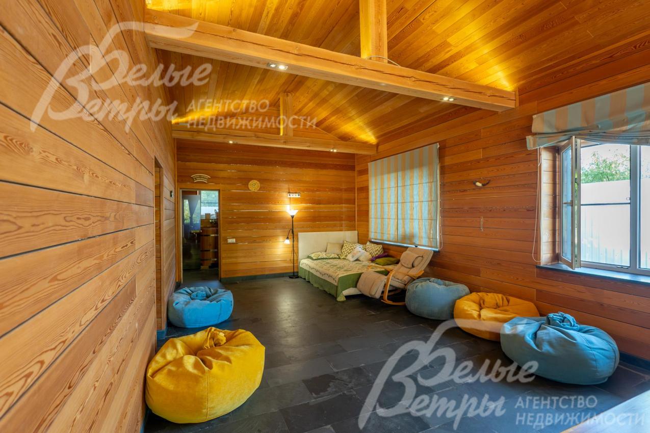 Помещение свободного назначения (бильярдная) 32 кв.м в банном комплексе