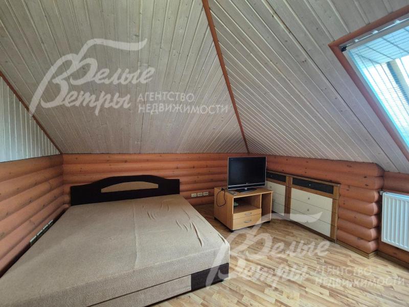 Одна из спален в квартире для персонала