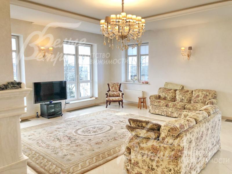 Гостиная с камином