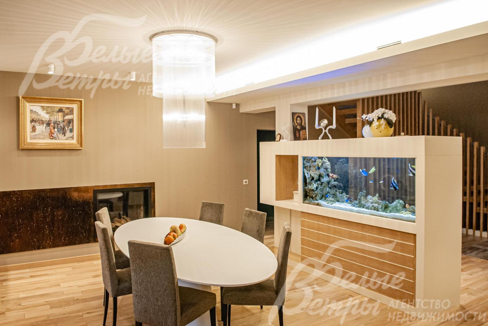 Столовый гарнитур на 6 персон