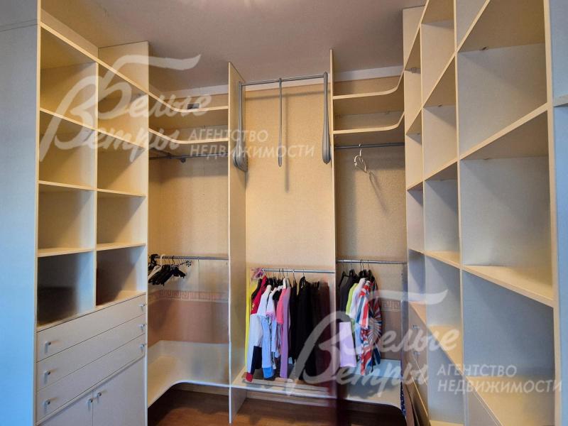 Гардеробная при гостевой спальне