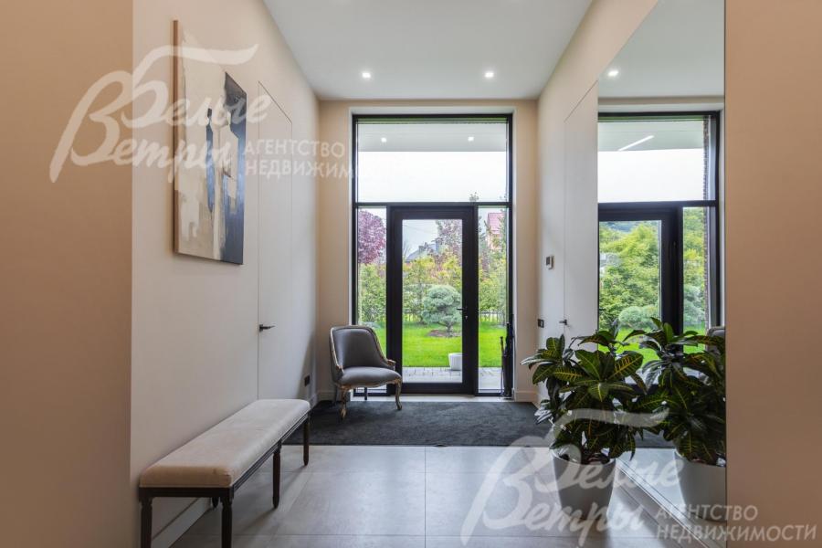 Холл-прихожая