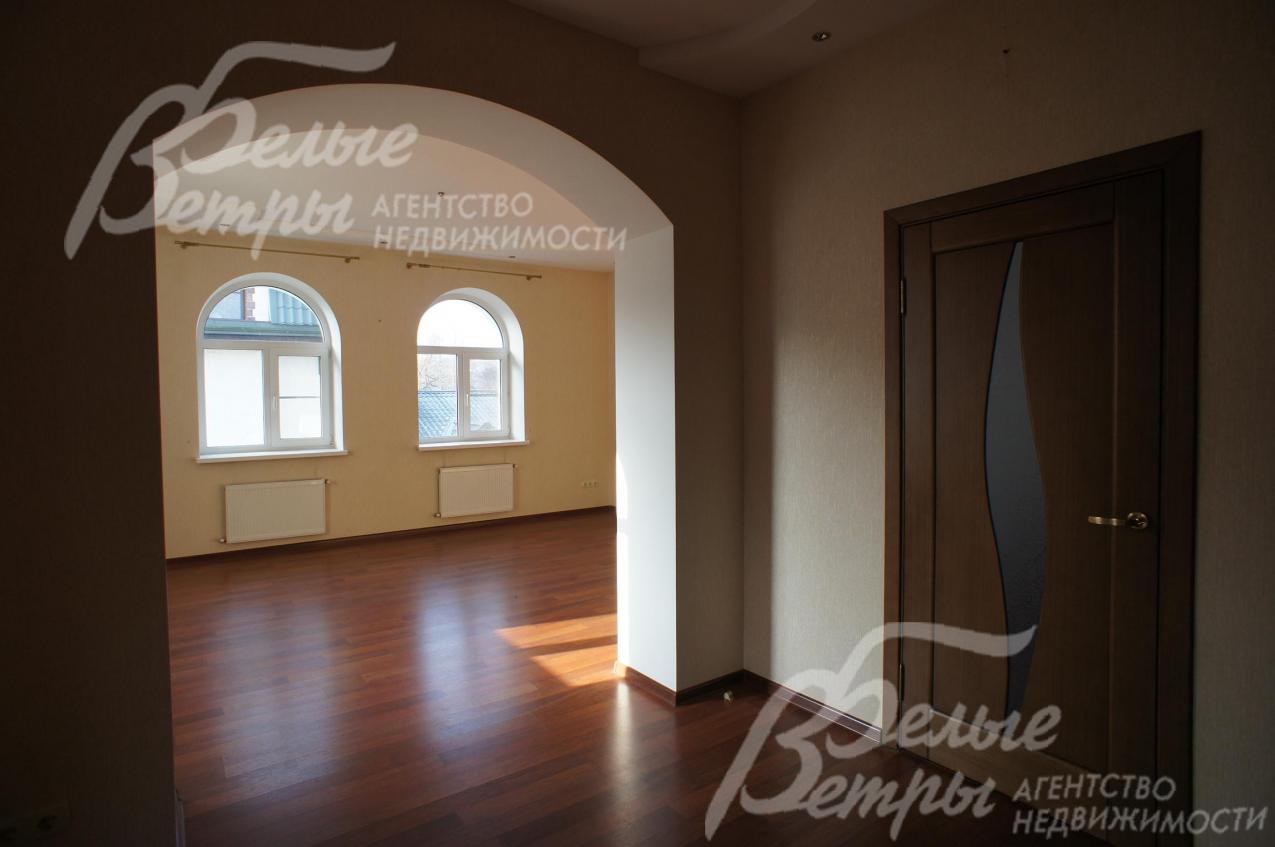 Холл 2 этажа и библиотека (можно использовать как зимний сад)