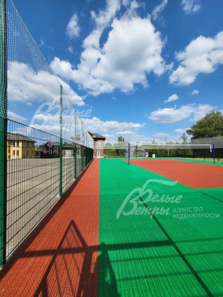 Мнофункциональная спортивная площадка в поселке Ильичевка