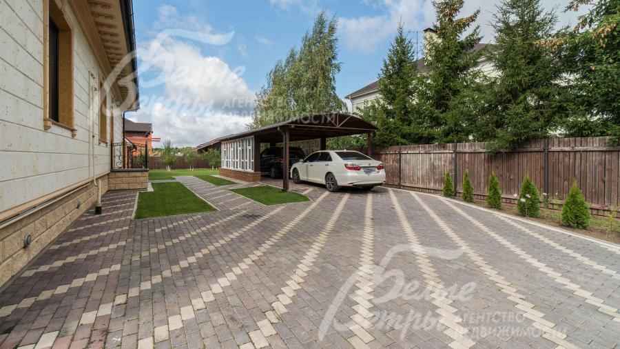 Навес на 2 авто с боковым остеклением