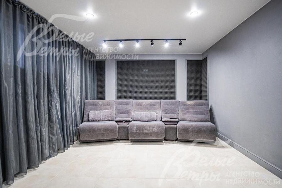 Кинотеатр - кресла с электрическими реклайнерами