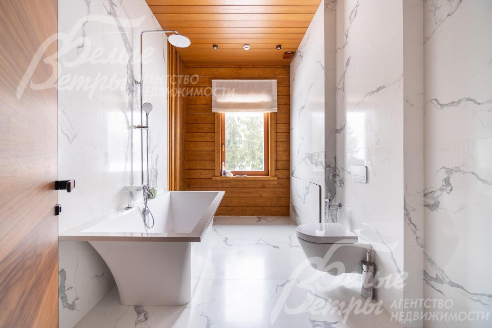 В санузлах - В санузлах – сантехника Villeroy & Boch и ванны из мрамора