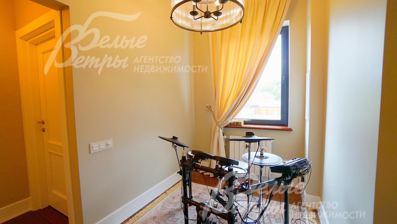 Холл 2-ого этажа 10 кв.м 