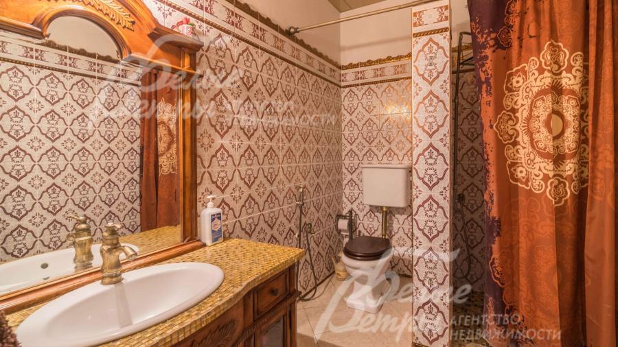 Санузел 6 кв.м с душевой на первом этаже