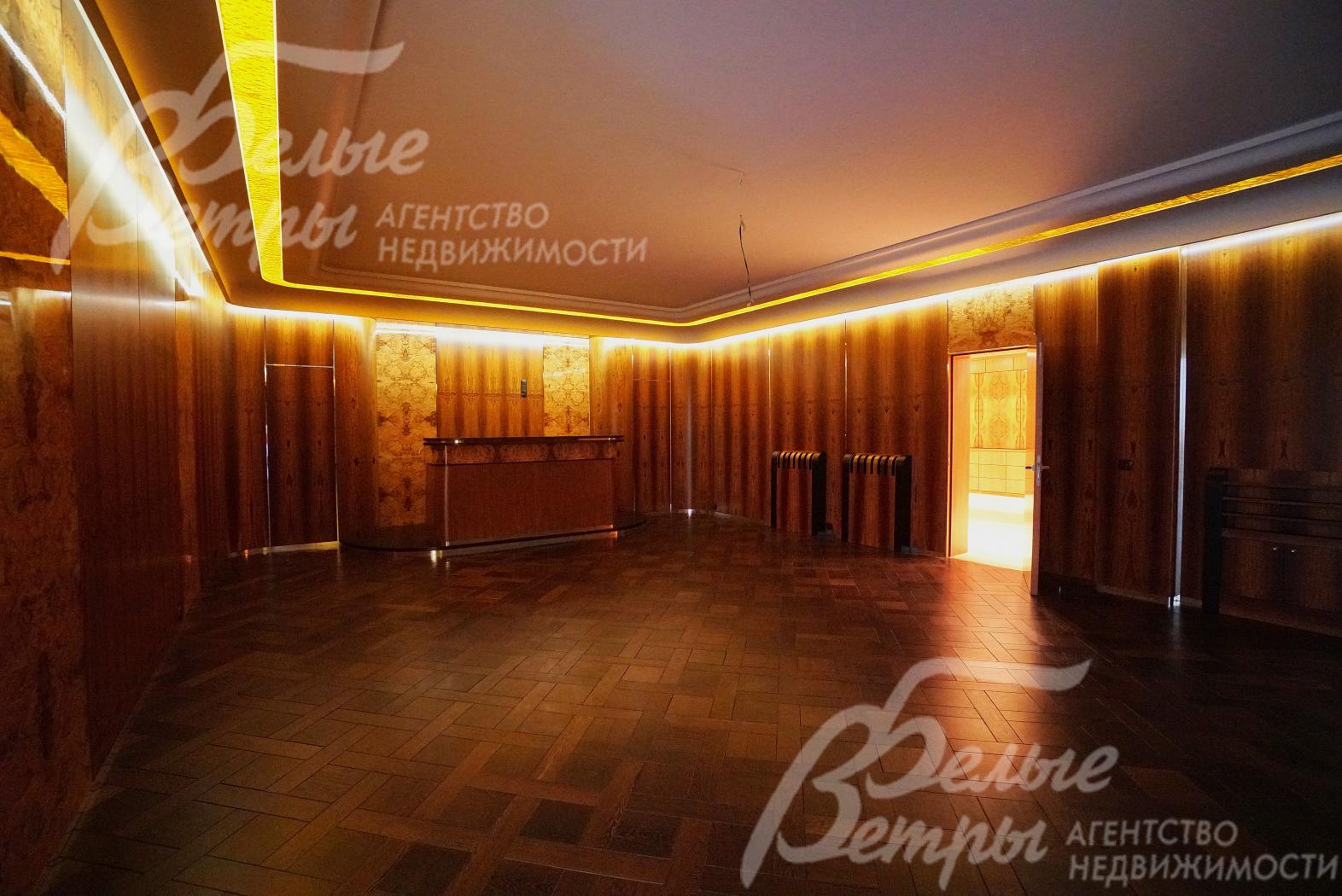 Бильярдная 66 кв.м. Срез карельской березы