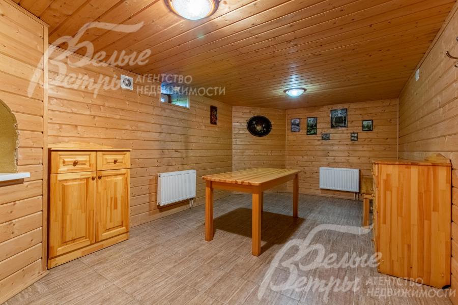 Комната отдыха при бане в цоколе