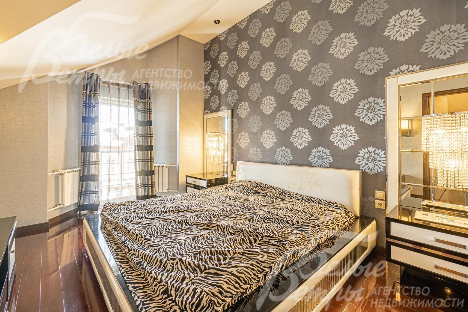 Спальня 15 кв.м с санузлом и гардеробом на мансарде