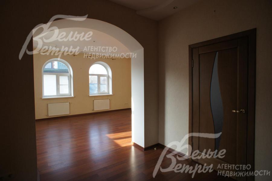 Холл 2 этажа и библиотека (можно использовать как зимний сад)