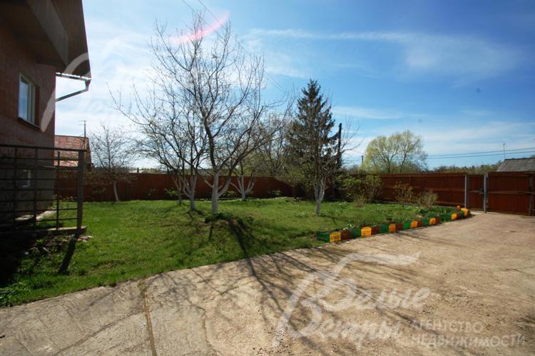 Кирпичный дом в поселке Большое Покровское