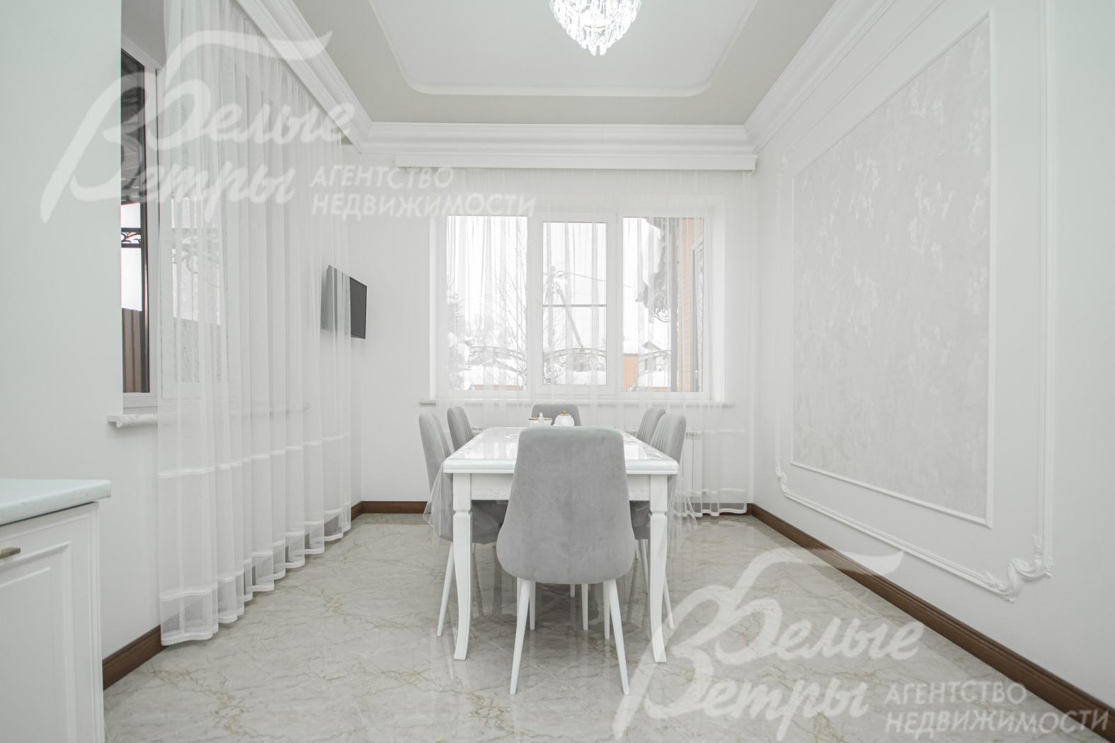 Обеденный гарнитур на 6 персон