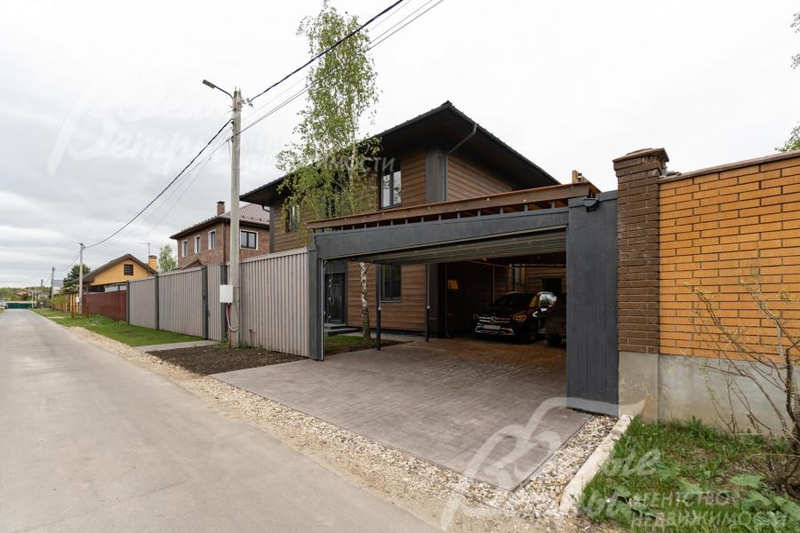 Есть навес на 4 авто