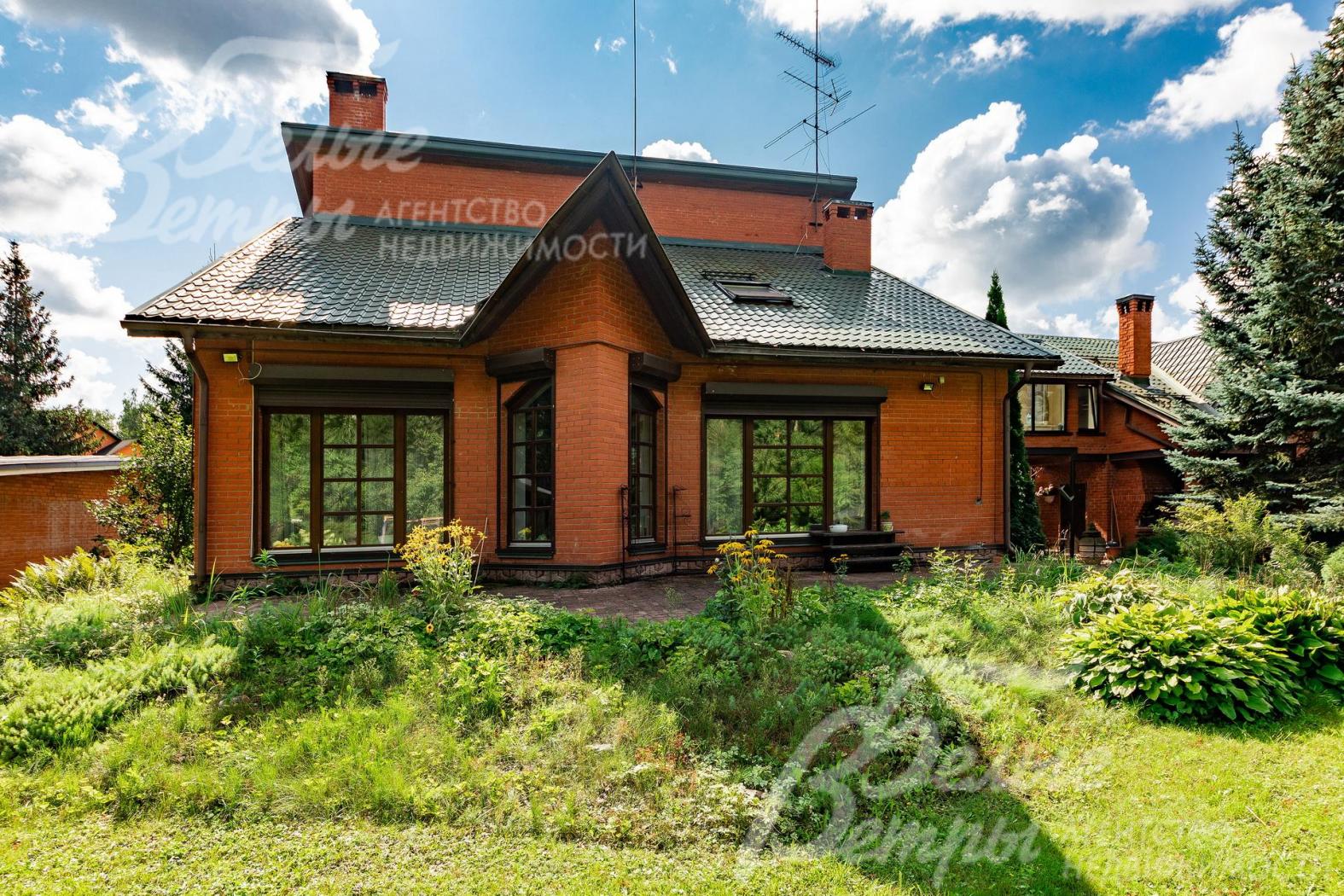 Дом под ключ площадью 358 кв.м в камерном коттеджном поселке Заречный-2