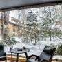 Стена с панорамным остеклением и шикарным видом на участок 