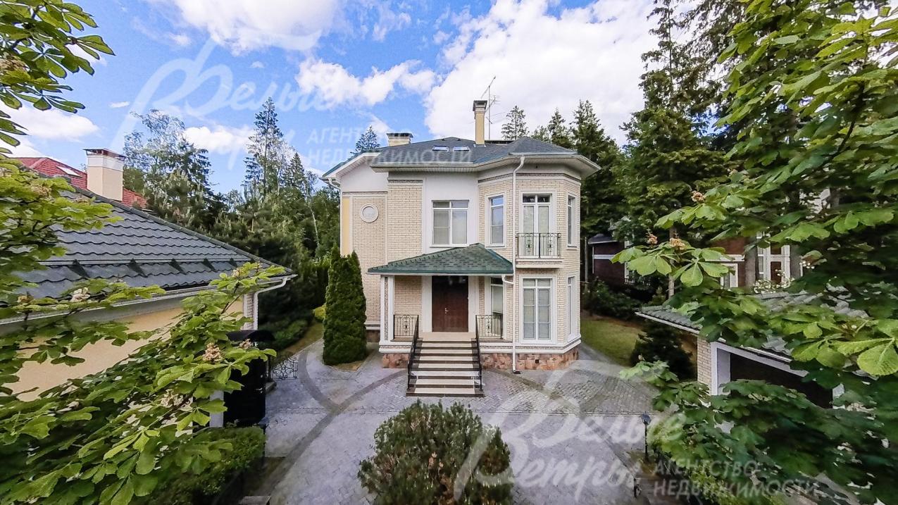 Основной дом площадью 400 кв.м