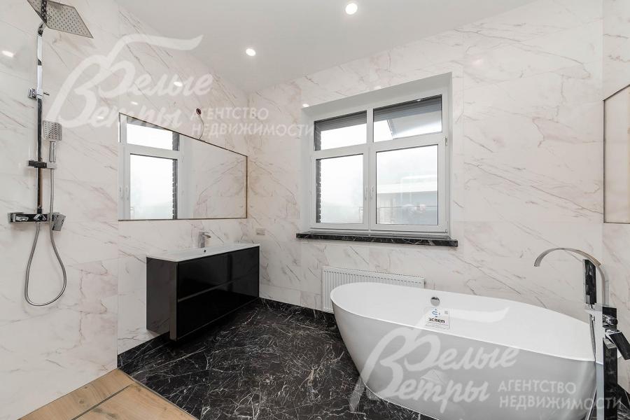 Ванная комната при главной спальне