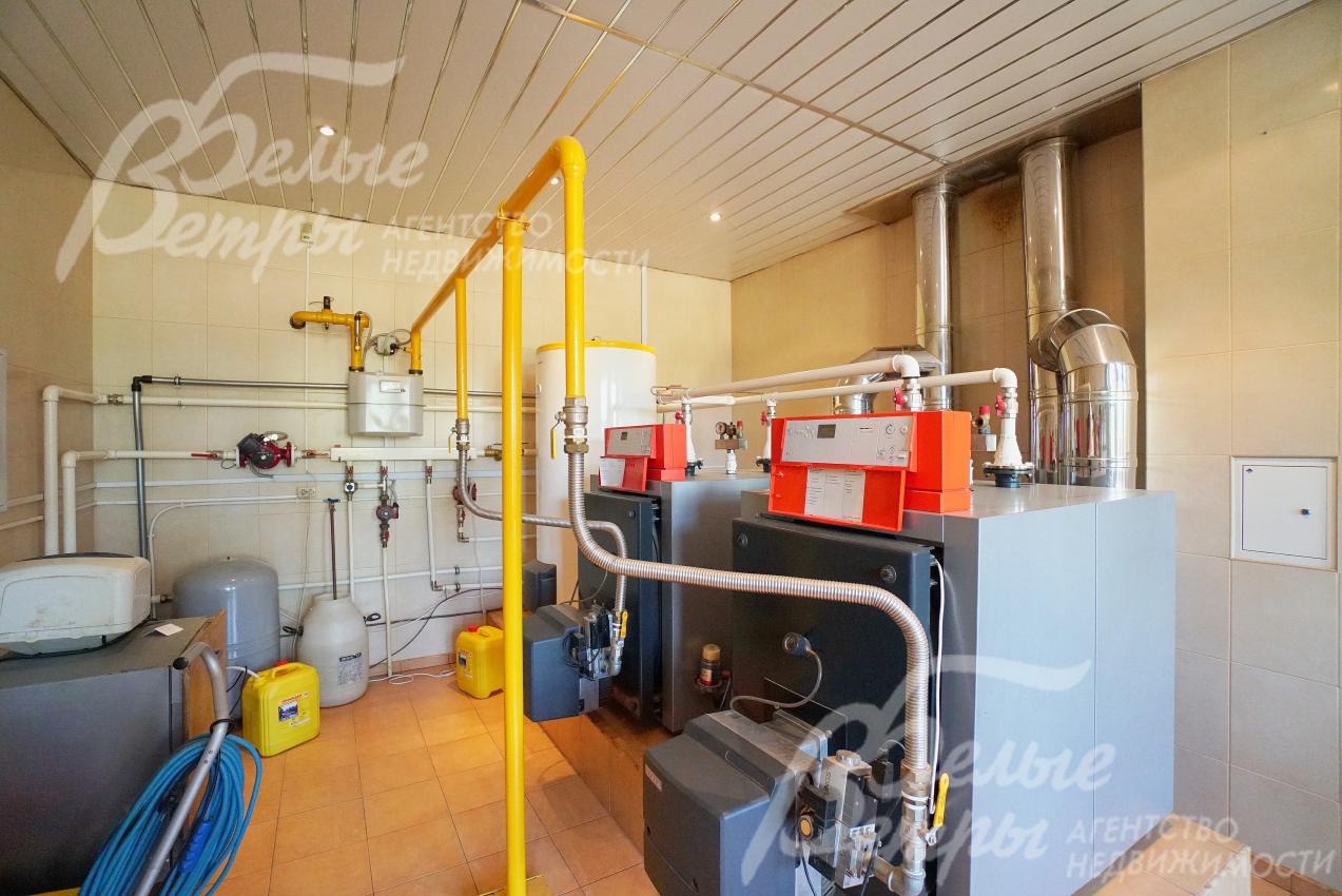 Два газовых котла Viessman по 150 кВт, бойлер косвенного нагрева Viessman 500 л