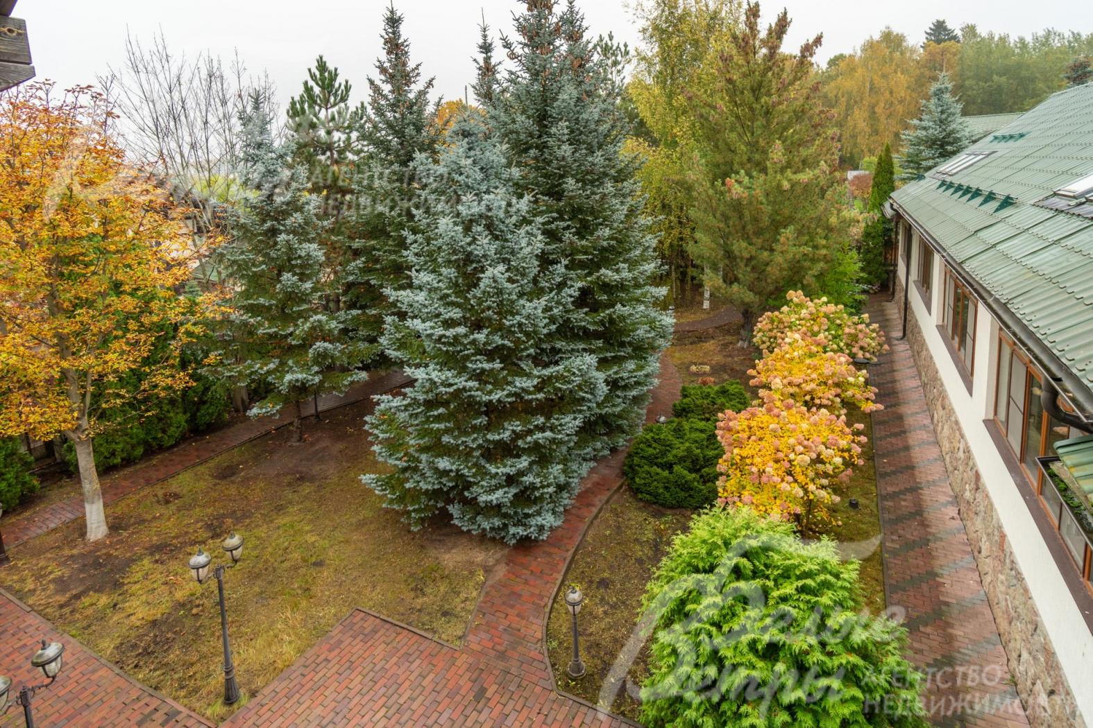 Это вид с балкона мастер-спальни