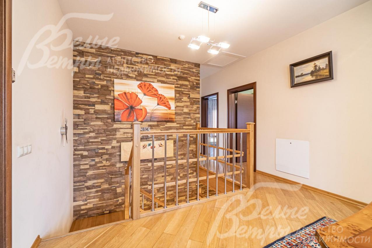 Холл второго этажа