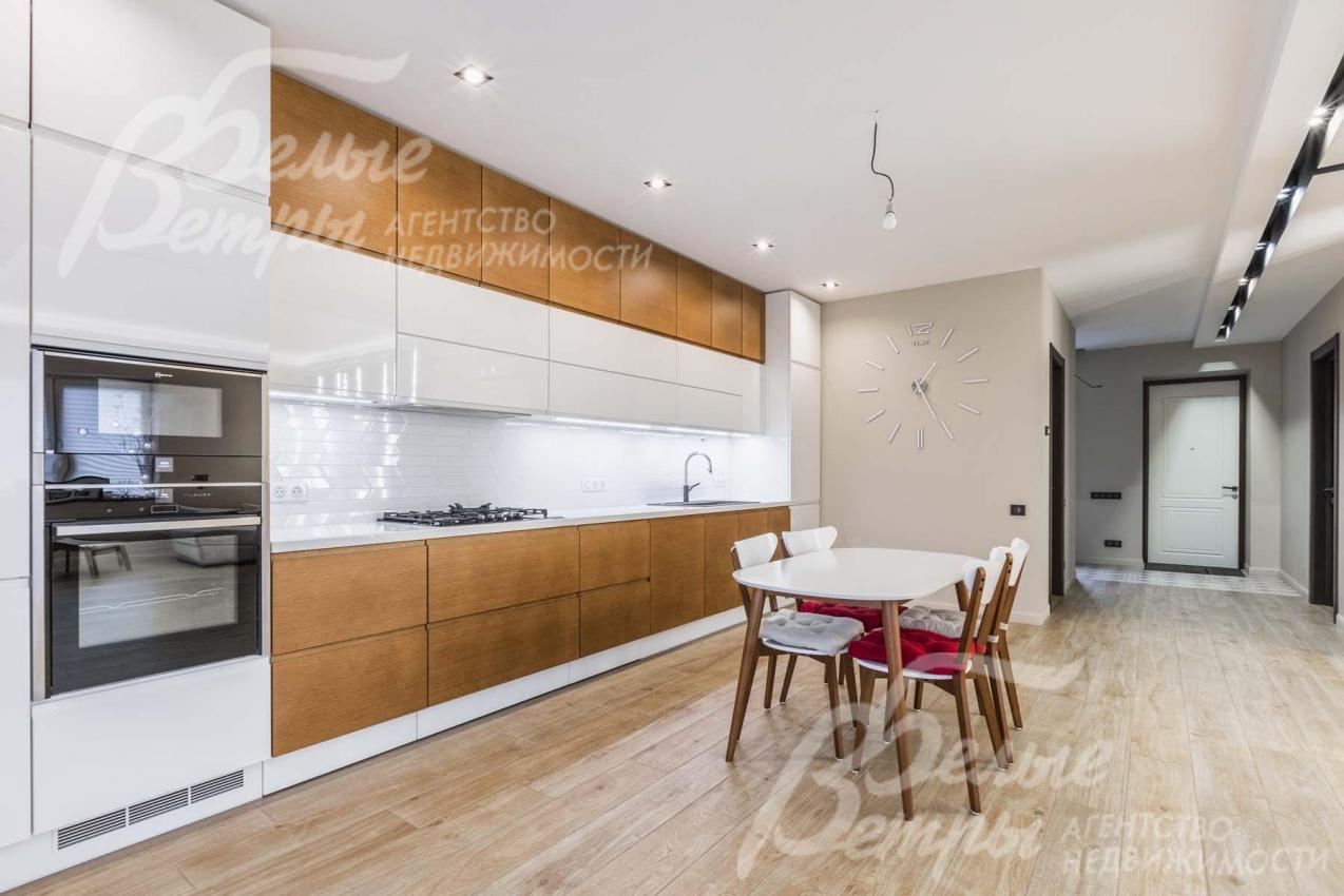 На полу итальянская плитка