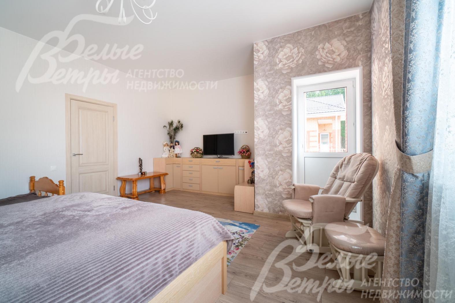 Из спальни - выход на балкон